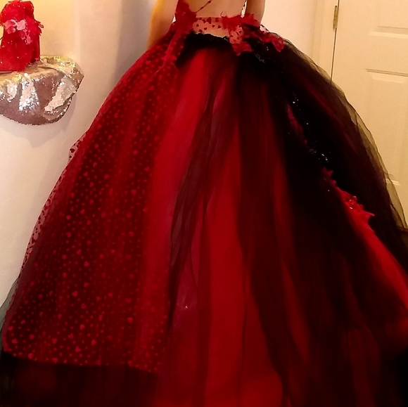 "MOZELLA" Red & Black Gothic Wedding Ballgown Set - Picture 4 of 7